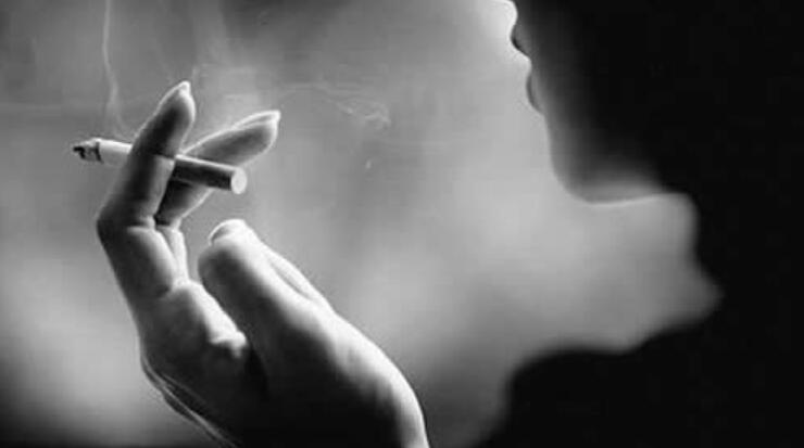 梦见抽烟是什么意思  梦见抽烟有什么征兆