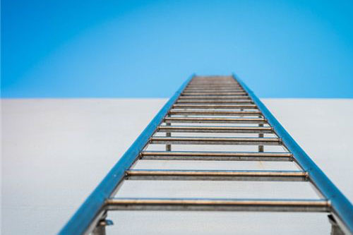 梦见爬梯子代表什么意思 做梦梦到爬梯子是怎么回事