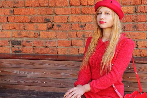 梦见红色衣服、红衣代表什么意思 做梦梦到红色衣服、红衣是怎么回事